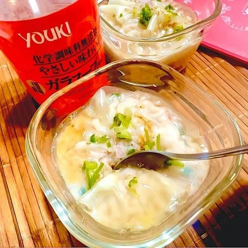 ワンタンの皮アレンジ例：ワンタンスープ