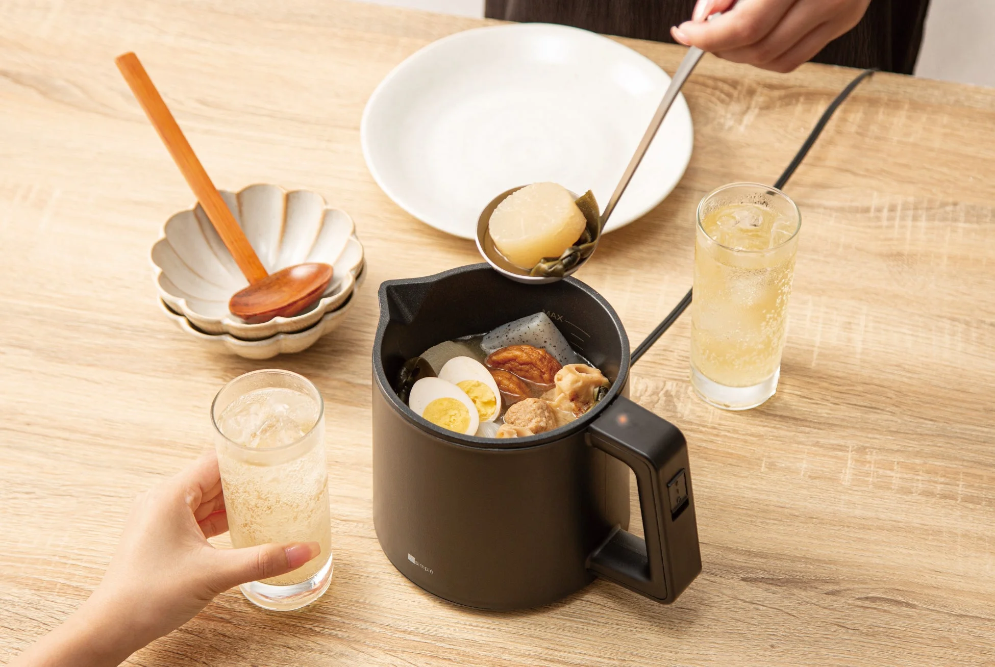 おでんとハイボールの食卓