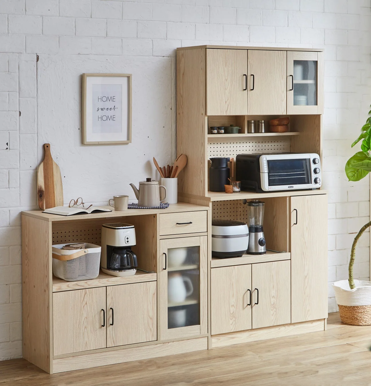 キッチンボードとカウンターが連結された様子