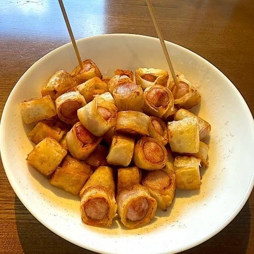 ワンタンの皮アレンジ例：ソーセージロール