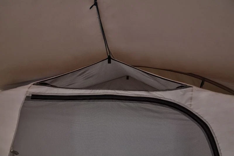 テント内部のメッシュハンガー