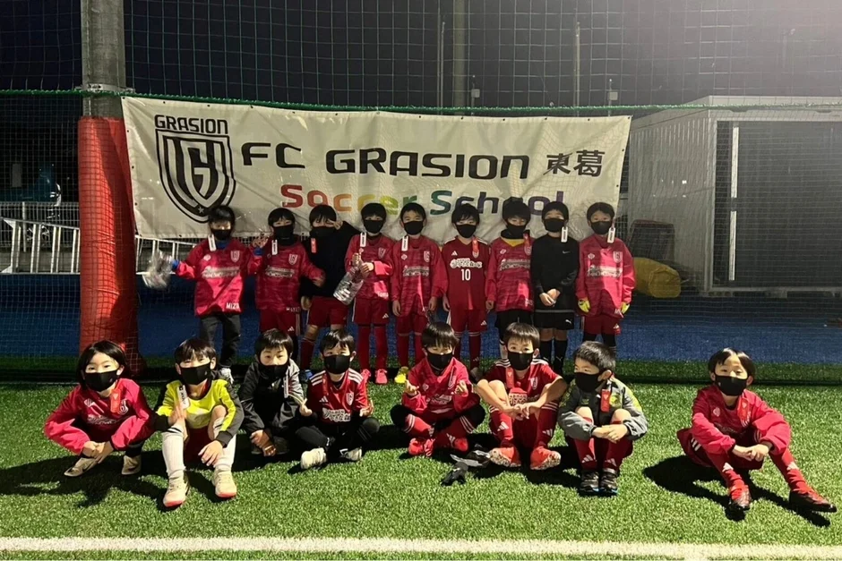 サッカーチームの子供たち