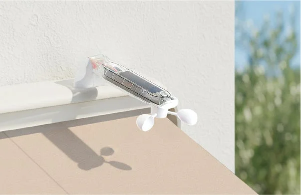 ソーラーパネル付きの風速計