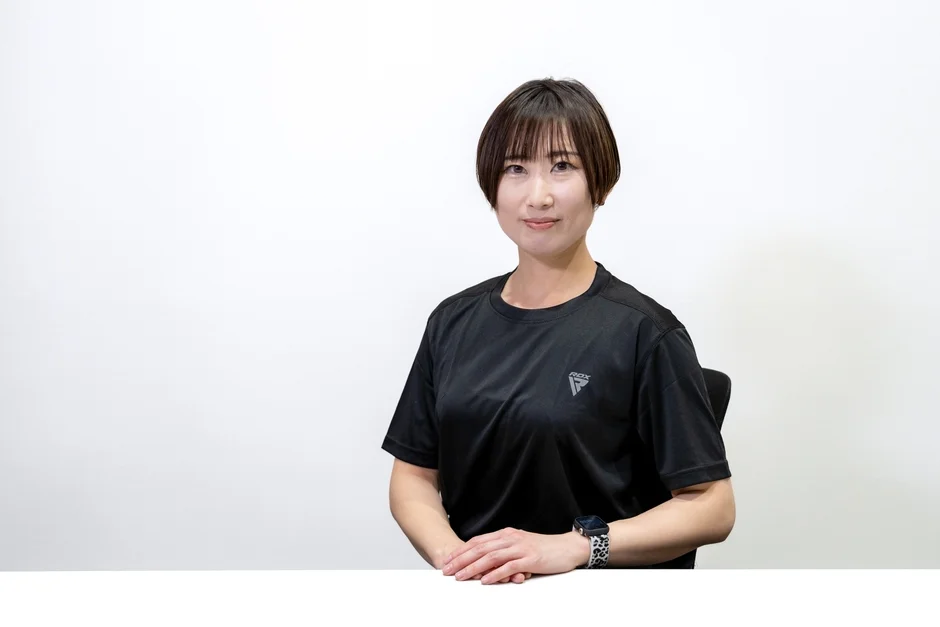 ショートヘアの女性アスリート