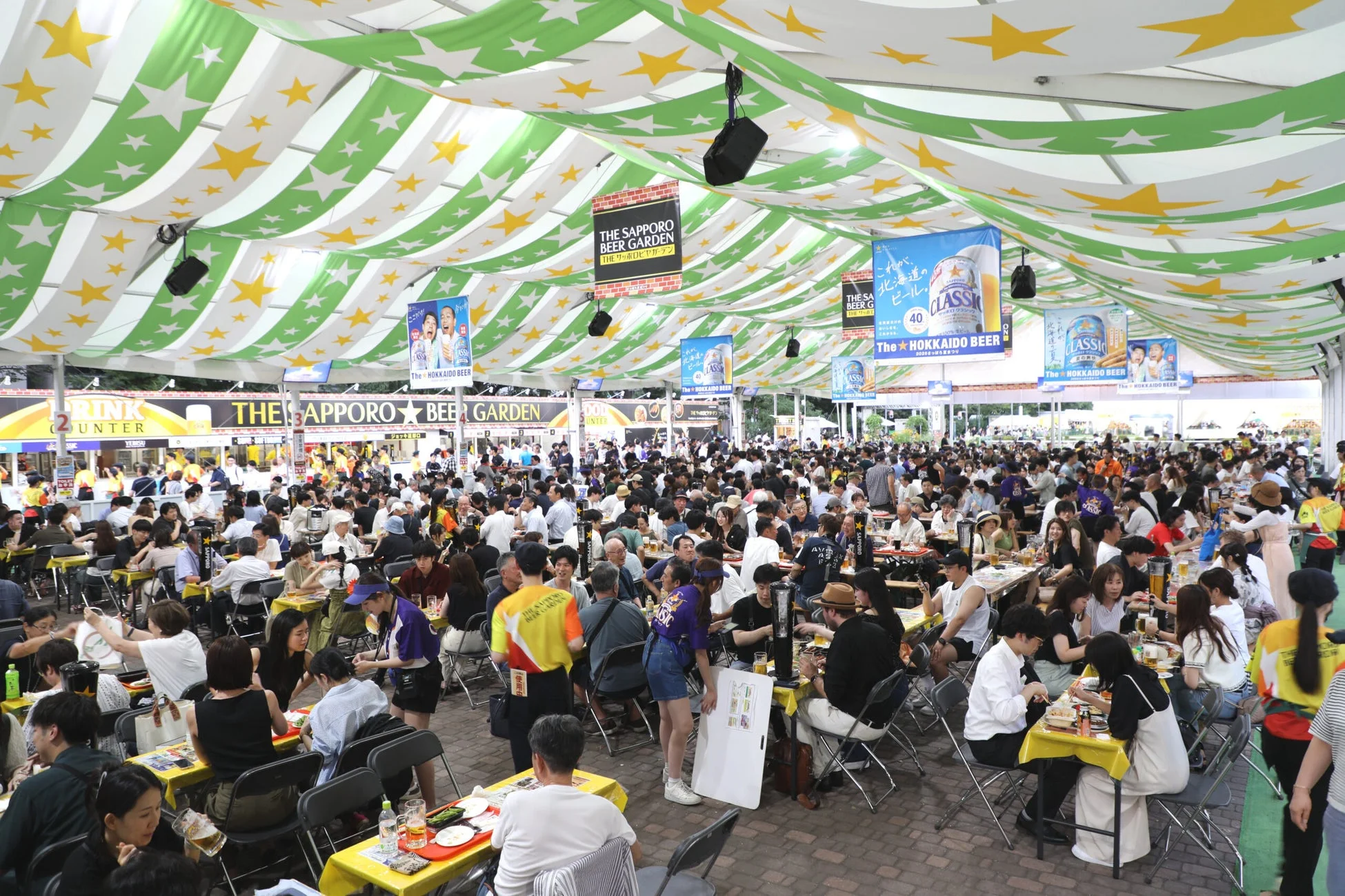 さっぽろ夏まつりのビヤガーデン風景2