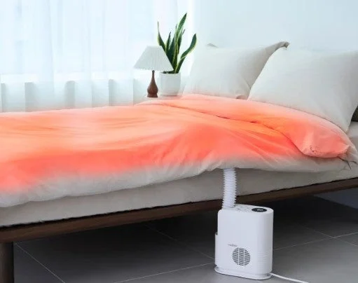 布団乾燥機が布団を温める様子