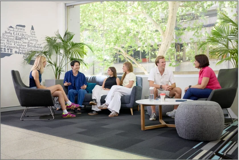 世界中の仲間と交流