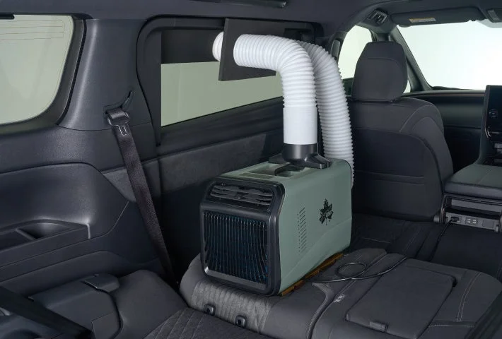 車内での快適な冷却やアウトドアでの使用を想定した製品のようです。