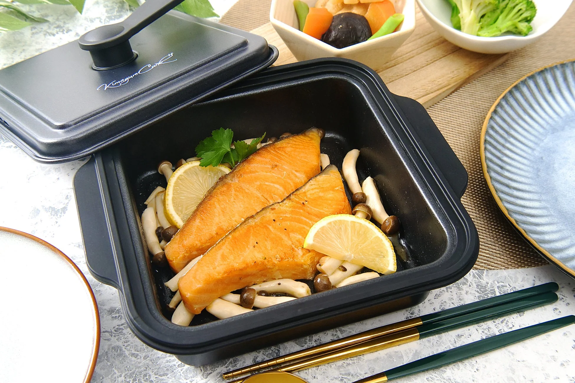 焼き鮭とキノコの料理