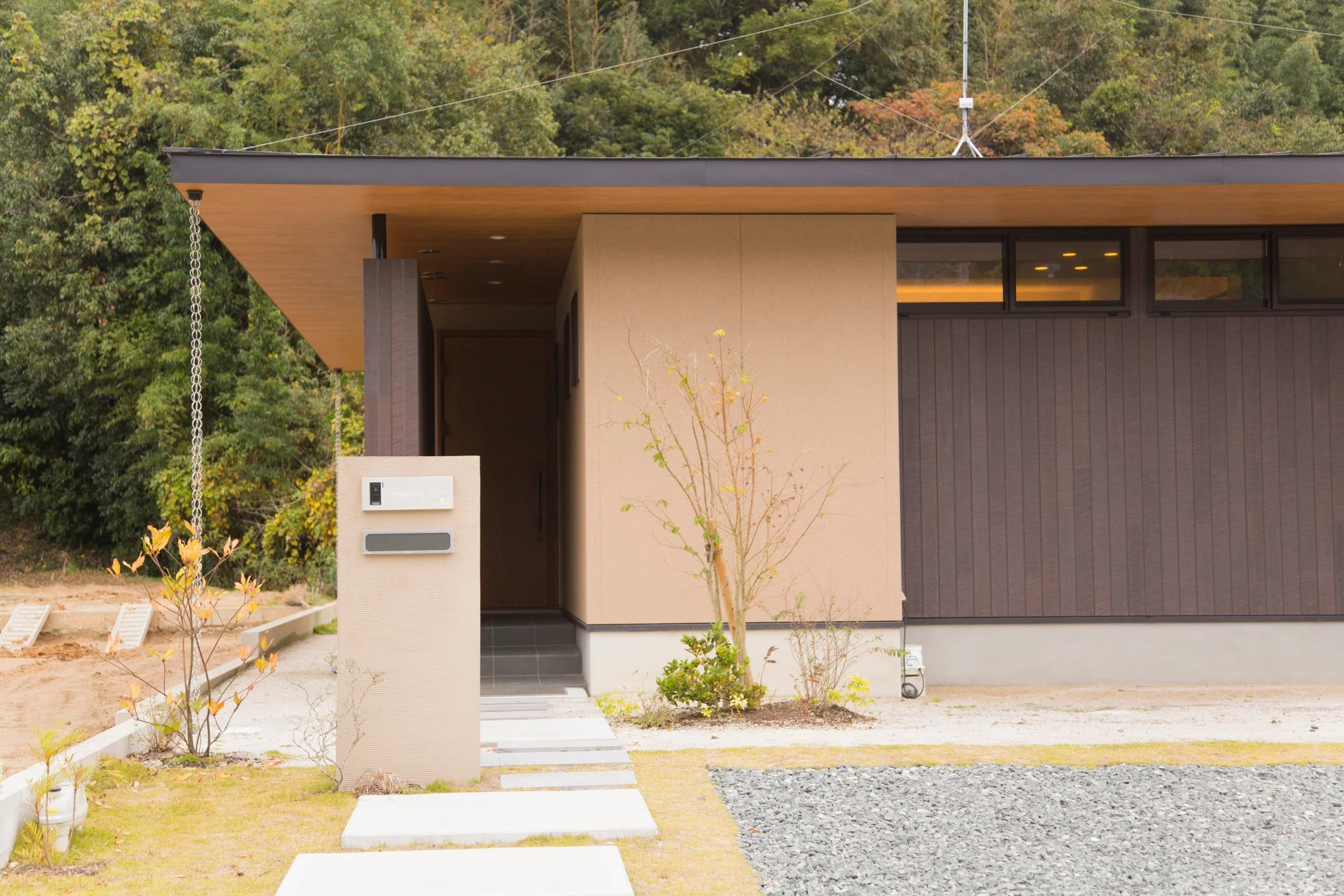 モダンな一軒家の外観