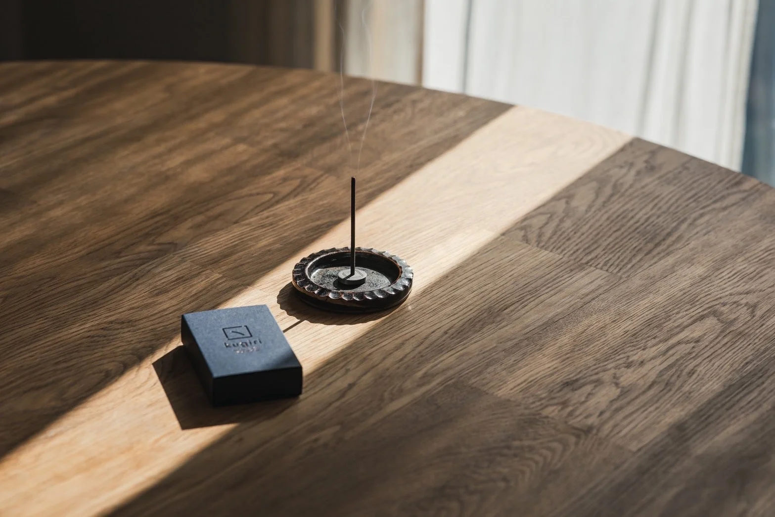 お香が焚かれている様子