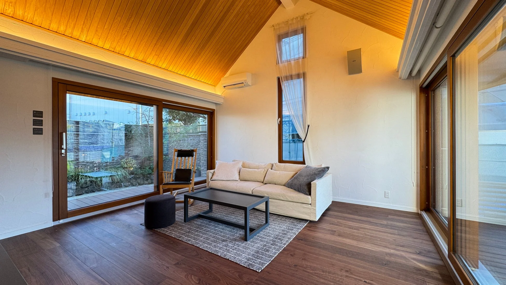 モダンなリビングルーム