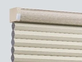 ベージュ系のハニカムブラインドのクローズアップ